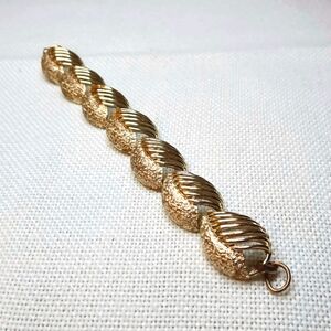 Vintage Bracelet, Gold tone, Textured, 3D